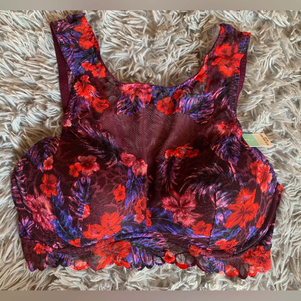 NWT Victoria Secretss Push-Up Floral Lace Bralette Large